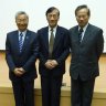 由左至右：李祖德董事長、陳世卿博士、邱文達校長